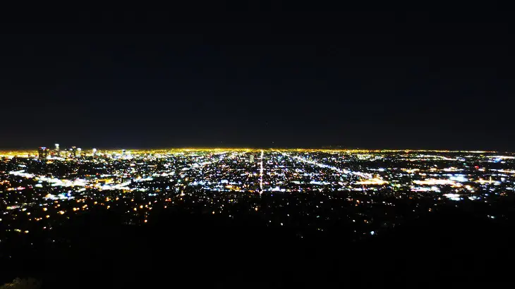 LA시내 야경을 보고 싶다면 그리피스 천문대(Griffith observatory)가 정답이다.