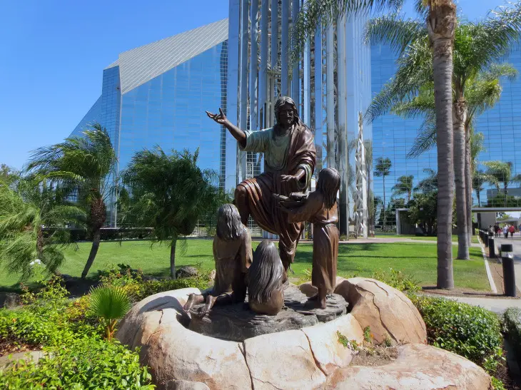 미국 캘리포니아 오랜지 카운티 수정교회, 현재는 그리스도 대성당에 가다.