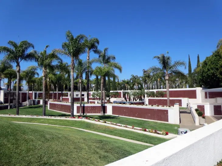 미국 캘리포니아 오랜지 카운티 수정교회, 현재는 그리스도 대성당에 가다.