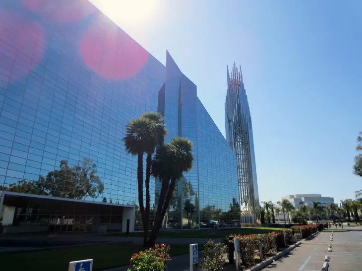 미국 캘리포니아 오랜지 카운티 수정교회, 현재는 그리스도 대성당에 가다.