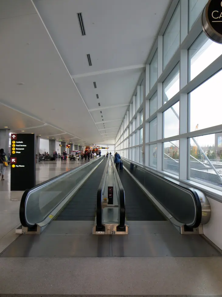 시애틀에서 나리타행 UNITED UA875 (777-200) 항공편