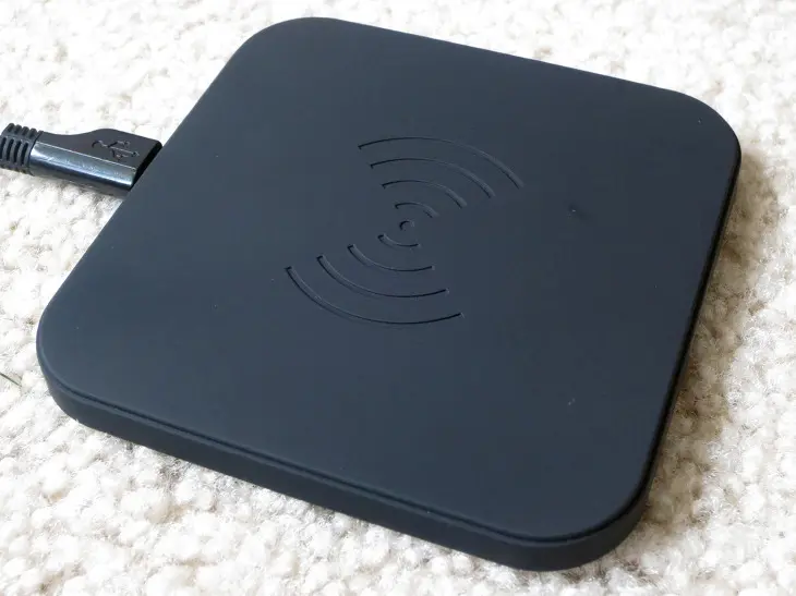 넥서스5에게 무선충전기 (Wireless Charging pad T511)를 선물하다.