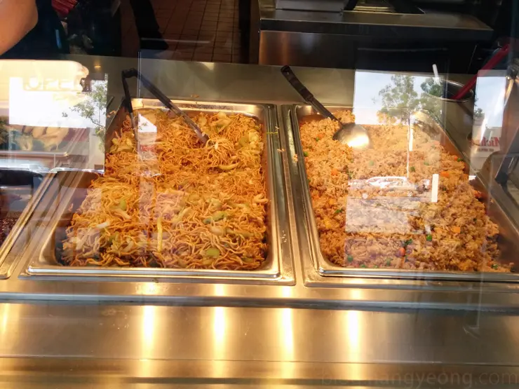 정통을 가장한 차이니즈 패스트푸드 레스토랑 “판다 익스프레스”