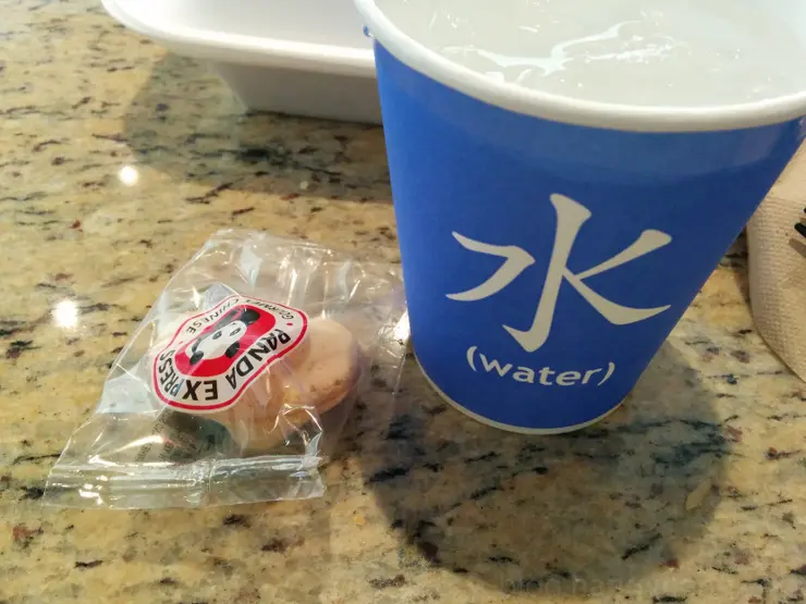 정통을 가장한 차이니즈 패스트푸드 레스토랑 “판다 익스프레스”