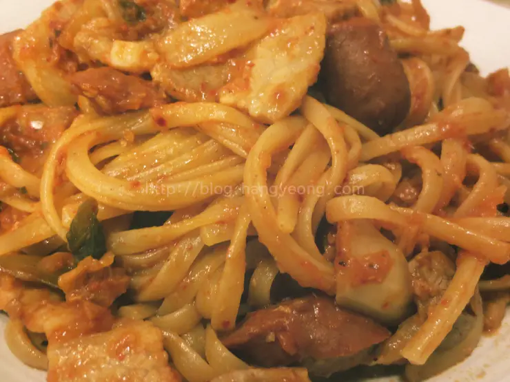 자취요리 김치삼겹살 스파게티
