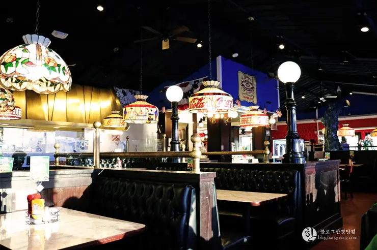 Farrell’s Ice Cream Parlour Restaurant, 60년을 이어온 맛 서던 캘리포니아의 명물 아이스크림 레스토랑