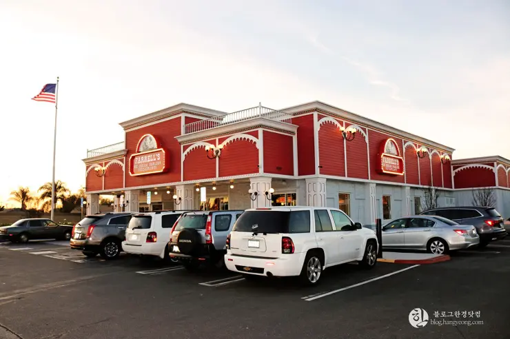 Farrell’s Ice Cream Parlour Restaurant, 60년을 이어온 맛 서던 캘리포니아의 명물 아이스크림 레스토랑