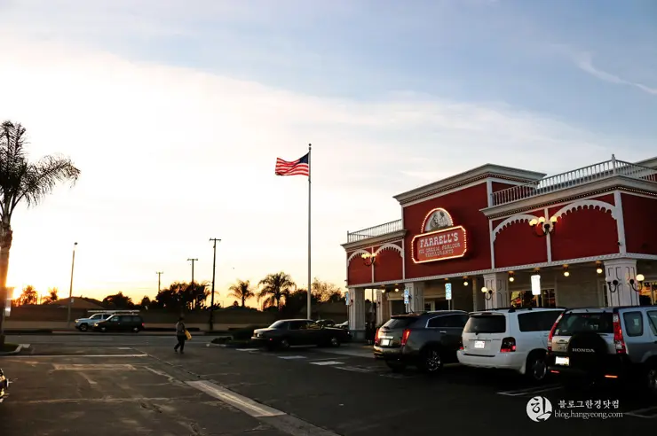 Farrell’s Ice Cream Parlour Restaurant, 60년을 이어온 맛 서던 캘리포니아의 명물 아이스크림 레스토랑
