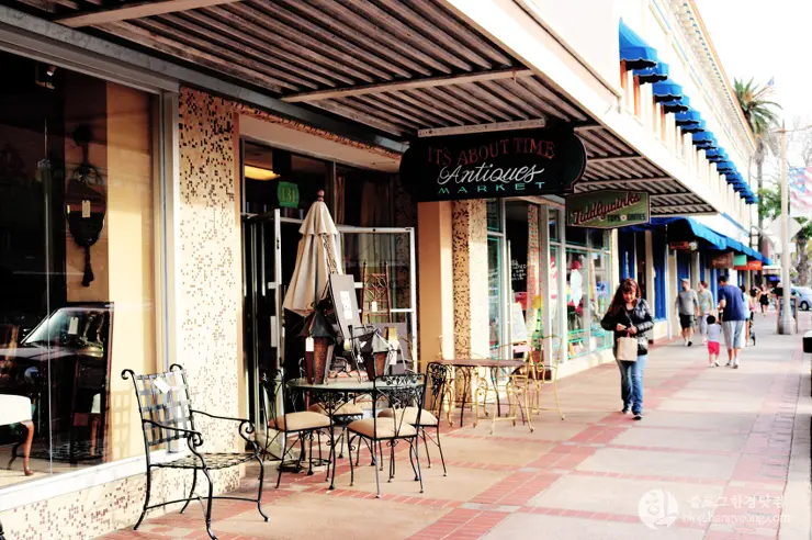 오렌지시티 올드타운(Old Towne Historic District, City of Orange), 미국 인사동 거리