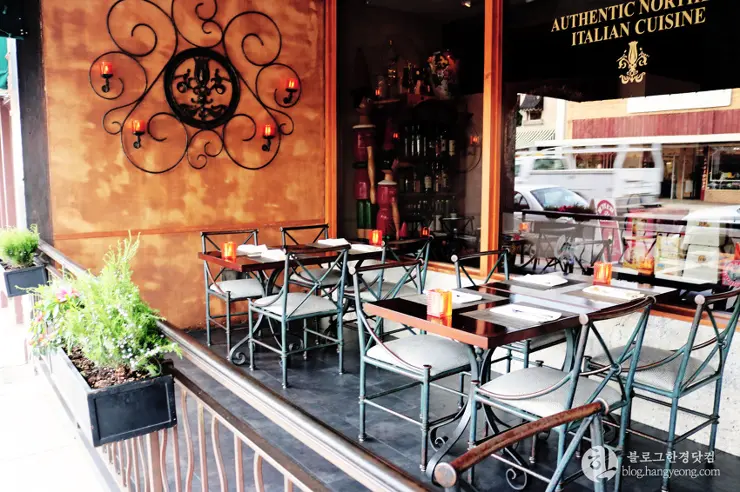 오렌지시티 올드타운(Old Towne Historic District, City of Orange), 미국 인사동 거리