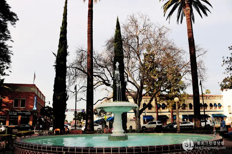 오렌지시티 올드타운(Old Towne Historic District, City of Orange), 미국 인사동 거리