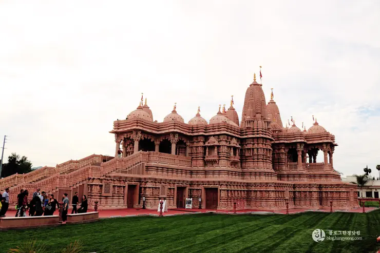 힌두교 사원(BAPS Shri Swaminarayan Mandir) 미국에도 이런 곳이? 동양 문화의 꽃