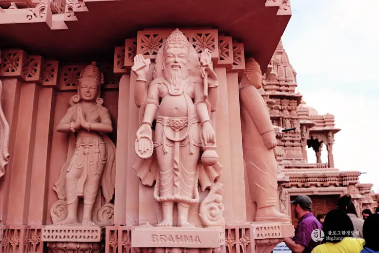 힌두교 사원(BAPS Shri Swaminarayan Mandir) 미국에도 이런 곳이? 동양 문화의 꽃