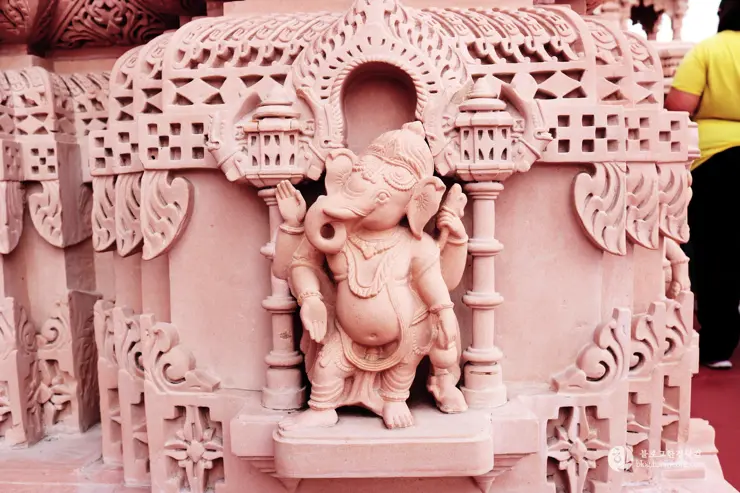 힌두교 사원(BAPS Shri Swaminarayan Mandir) 미국에도 이런 곳이? 동양 문화의 꽃