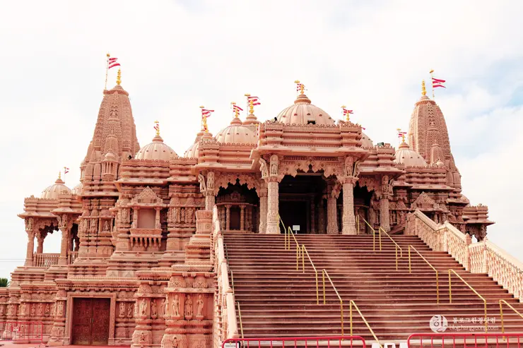 힌두교 사원(BAPS Shri Swaminarayan Mandir) 미국에도 이런 곳이? 동양 문화의 꽃