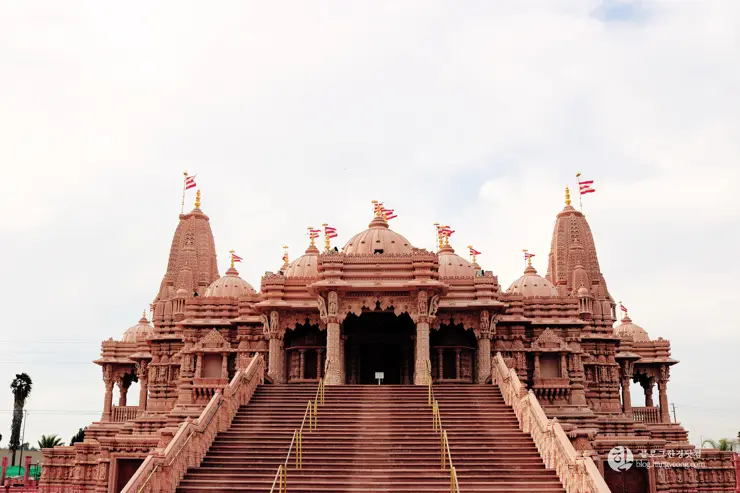 힌두교 사원(BAPS Shri Swaminarayan Mandir) 미국에도 이런 곳이? 동양 문화의 꽃