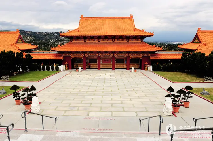 극락왕생의 꿈, 미국의 불교 사원(Hsi Lai Templ)에 가다.