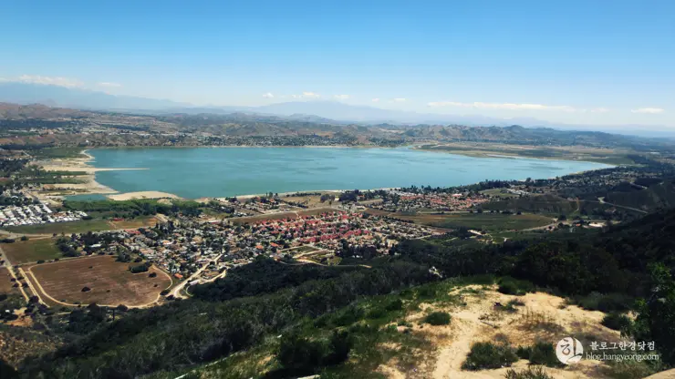 드라이브 코스 끝자락에서 만난 “레이크 엘시노어”