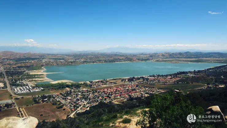 드라이브 코스 끝자락에서 만난 “레이크 엘시노어”