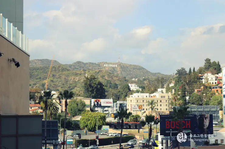 LA 많은 인파가 붐비는 할리우드 스타의 거리