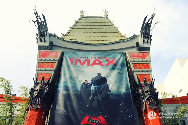 LA 많은 인파가 붐비는 할리우드 스타의 거리