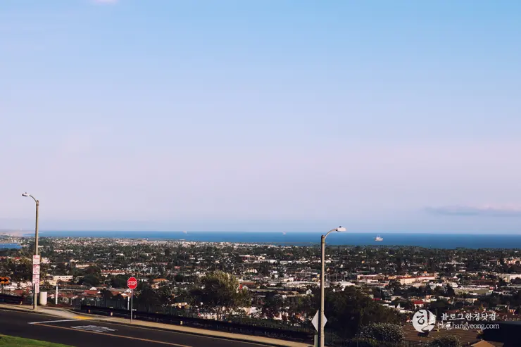 서던캘리포니아 일대를 한 눈에 내려다 볼 수 있는 힐탑공원(Hilltop Park)
