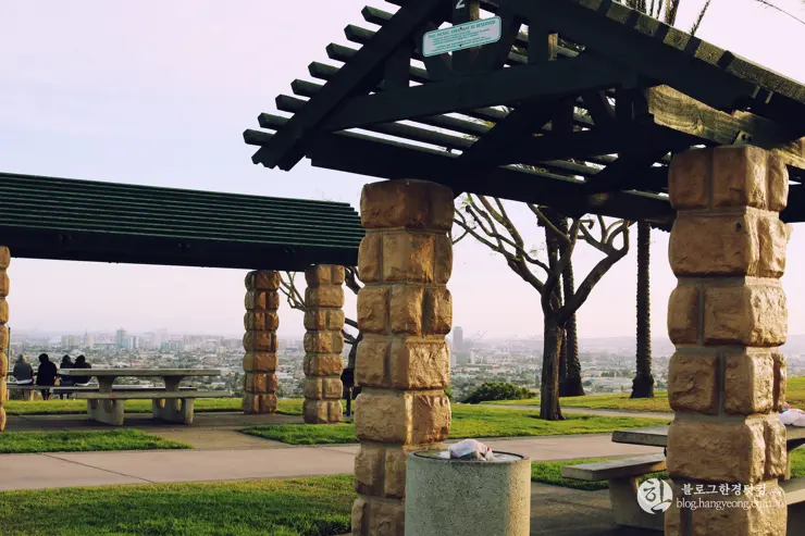 서던캘리포니아 일대를 한 눈에 내려다 볼 수 있는 힐탑공원(Hilltop Park)