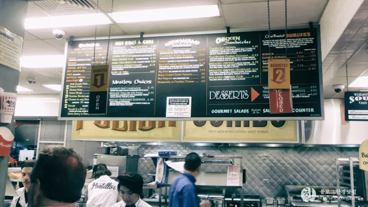 포틸러스 핫도그 (Portillo’s Hot Dogs), 캘리포니아 부에나 팍 핫도그 전문점