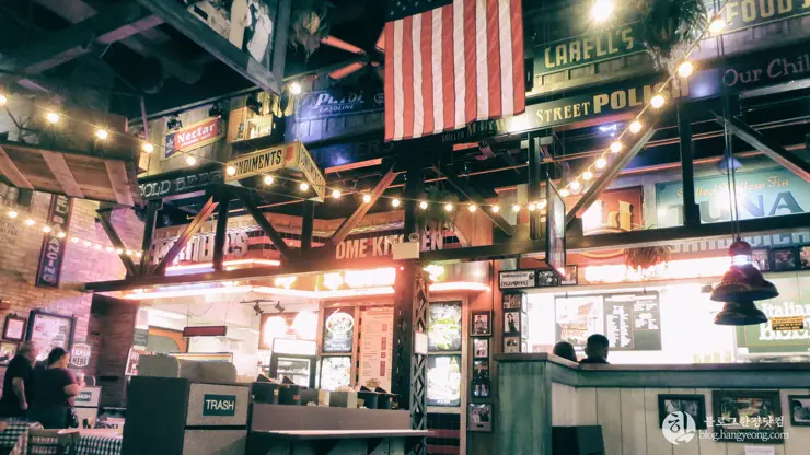 포틸러스 핫도그 (Portillo’s Hot Dogs), 캘리포니아 부에나 팍 핫도그 전문점