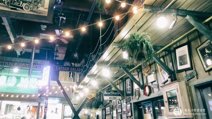 포틸러스 핫도그 (Portillo’s Hot Dogs), 캘리포니아 부에나 팍 핫도그 전문점