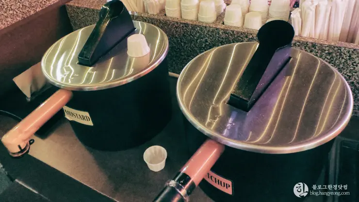 포틸러스 핫도그 (Portillo’s Hot Dogs), 캘리포니아 부에나 팍 핫도그 전문점