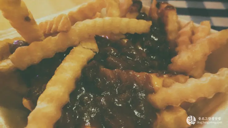 포틸러스 핫도그 (Portillo’s Hot Dogs), 캘리포니아 부에나 팍 핫도그 전문점