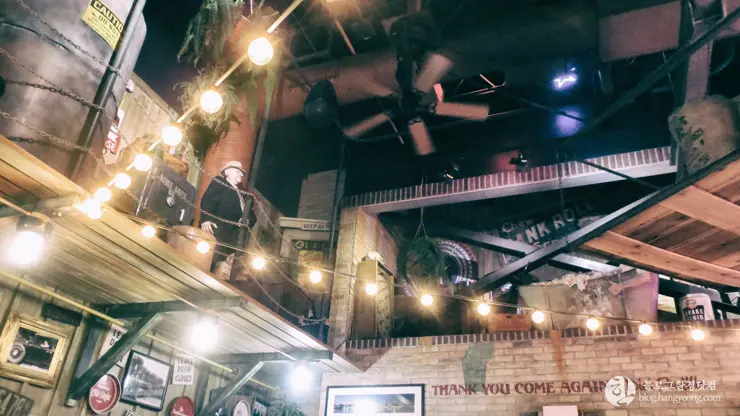 포틸러스 핫도그 (Portillo’s Hot Dogs), 캘리포니아 부에나 팍 핫도그 전문점