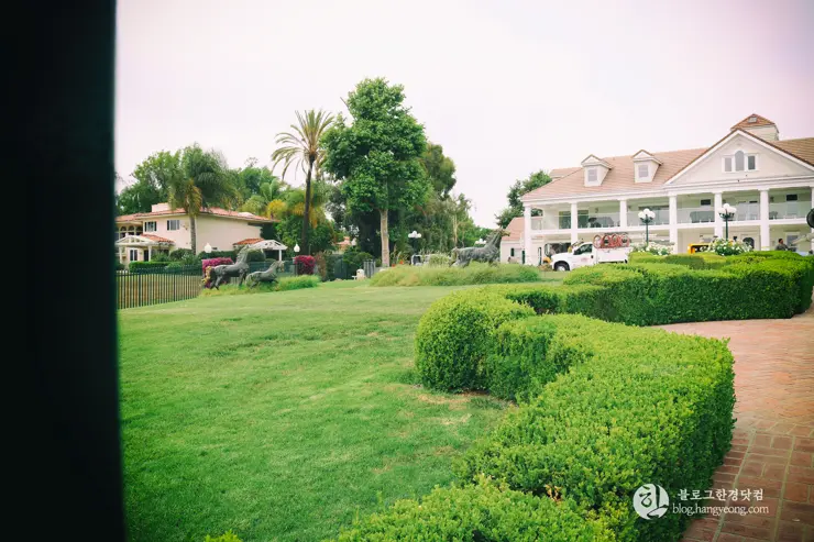 뉴포트 만 자연생태보호구역, Upper Newport Bay Nature Preserve Interpretive Center
