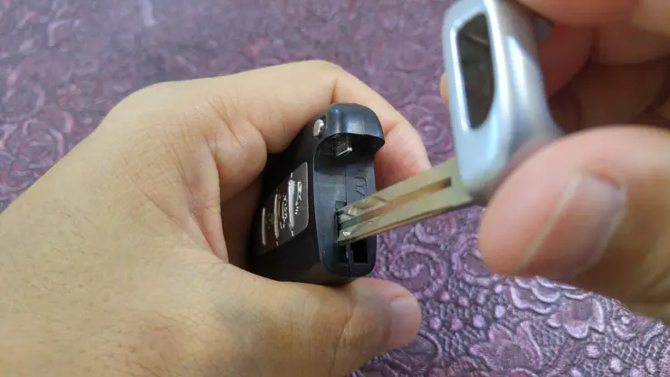 기아자동차 쏘렌토R 스마트키 베터리 교체 하는 방법