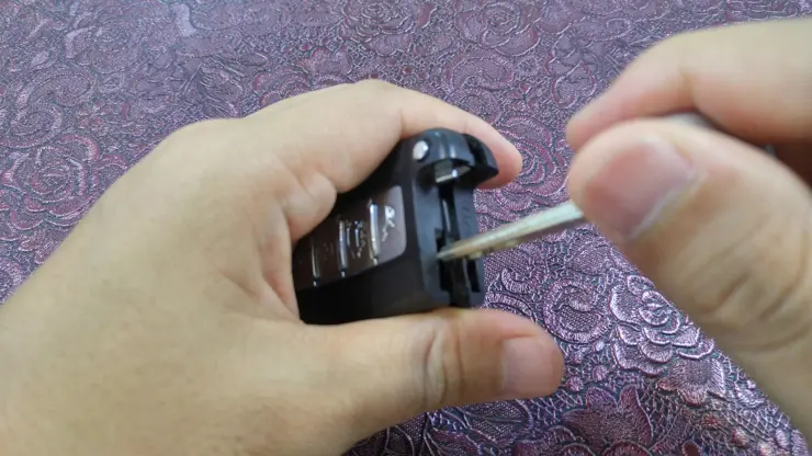 기아자동차 쏘렌토R 스마트키 베터리 교체 하는 방법