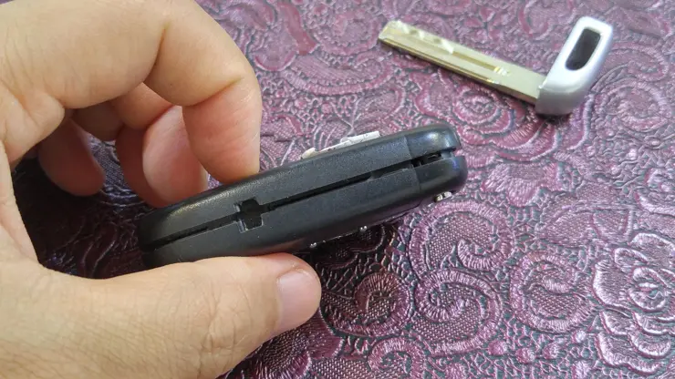 기아자동차 쏘렌토R 스마트키 베터리 교체 하는 방법