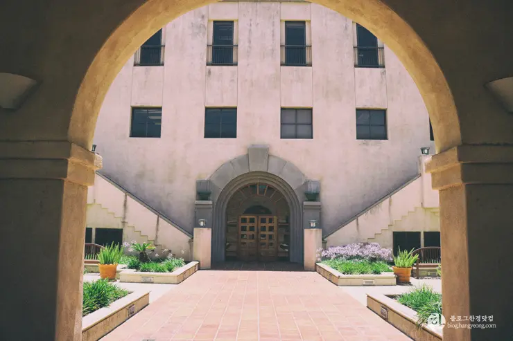 칼텍 (Caltech), 캘리포니아 공과대학 (California Institute of Technology) – 1