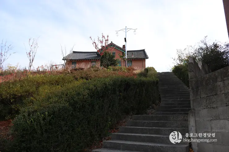 청주 가볼만한곳, 일신여자고등학교 일대 탑동 양관