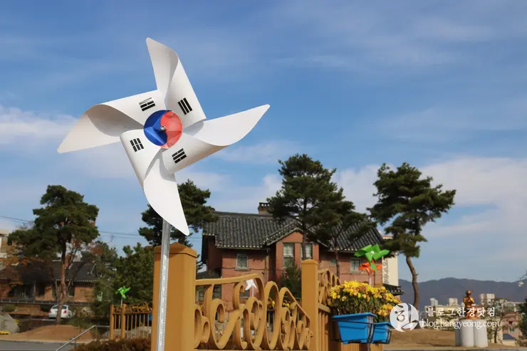 청주 가볼만한곳, 일신여자고등학교 일대 탑동 양관