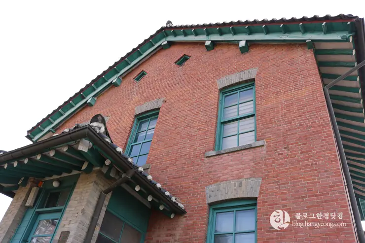 청주 가볼만한곳, 일신여자고등학교 일대 탑동 양관