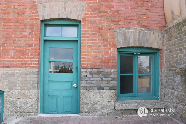 청주 가볼만한곳, 일신여자고등학교 일대 탑동 양관