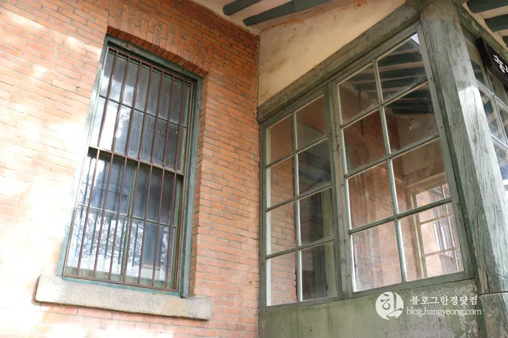 청주 가볼만한곳, 일신여자고등학교 일대 탑동 양관