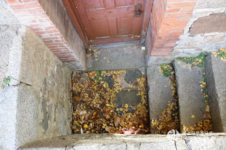 청주 가볼만한곳, 일신여자고등학교 일대 탑동 양관