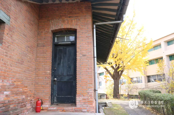 청주 가볼만한곳, 일신여자고등학교 일대 탑동 양관