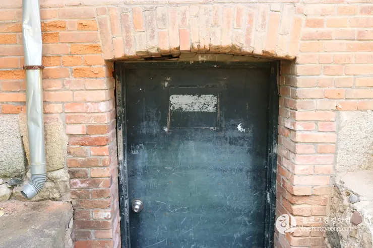 청주 가볼만한곳, 일신여자고등학교 일대 탑동 양관