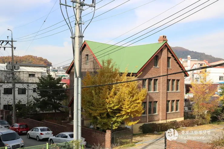 청주 가볼만한곳, 일신여자고등학교 일대 탑동 양관