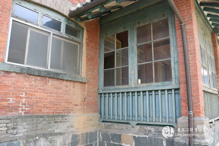 청주 가볼만한곳, 일신여자고등학교 일대 탑동 양관