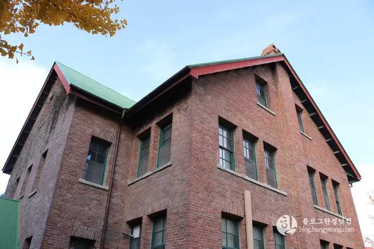 청주 가볼만한곳, 일신여자고등학교 일대 탑동 양관