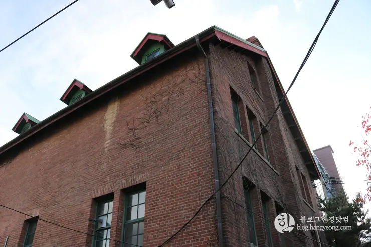 청주 가볼만한곳, 일신여자고등학교 일대 탑동 양관